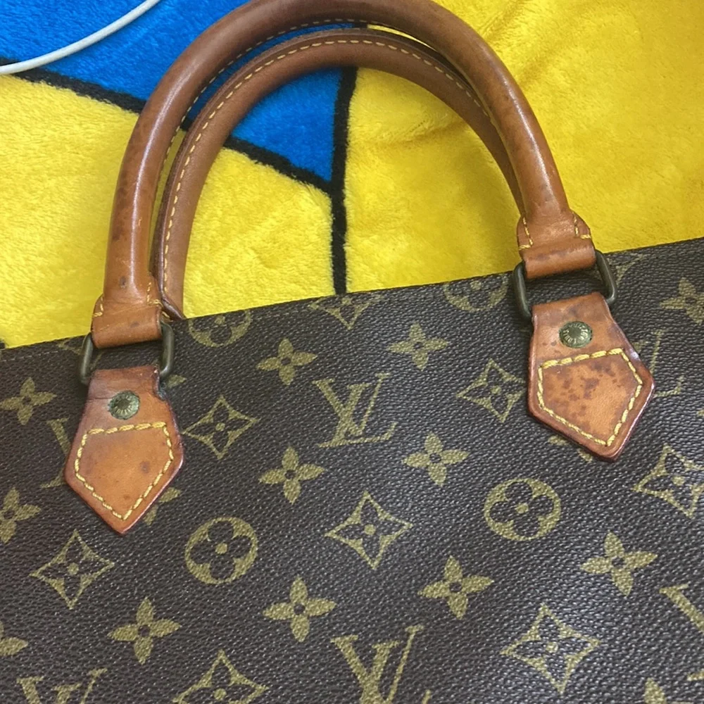 Authentic Louis Vuitton Sac Flat - Picture 3 of 9